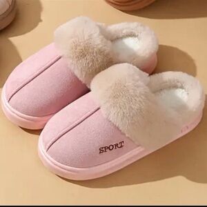 Women’s Pink Faux Fur Winter Slippers